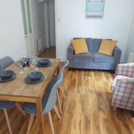 2 Bedroom Apartment, Fortescue Road London Ngoại thất bức ảnh