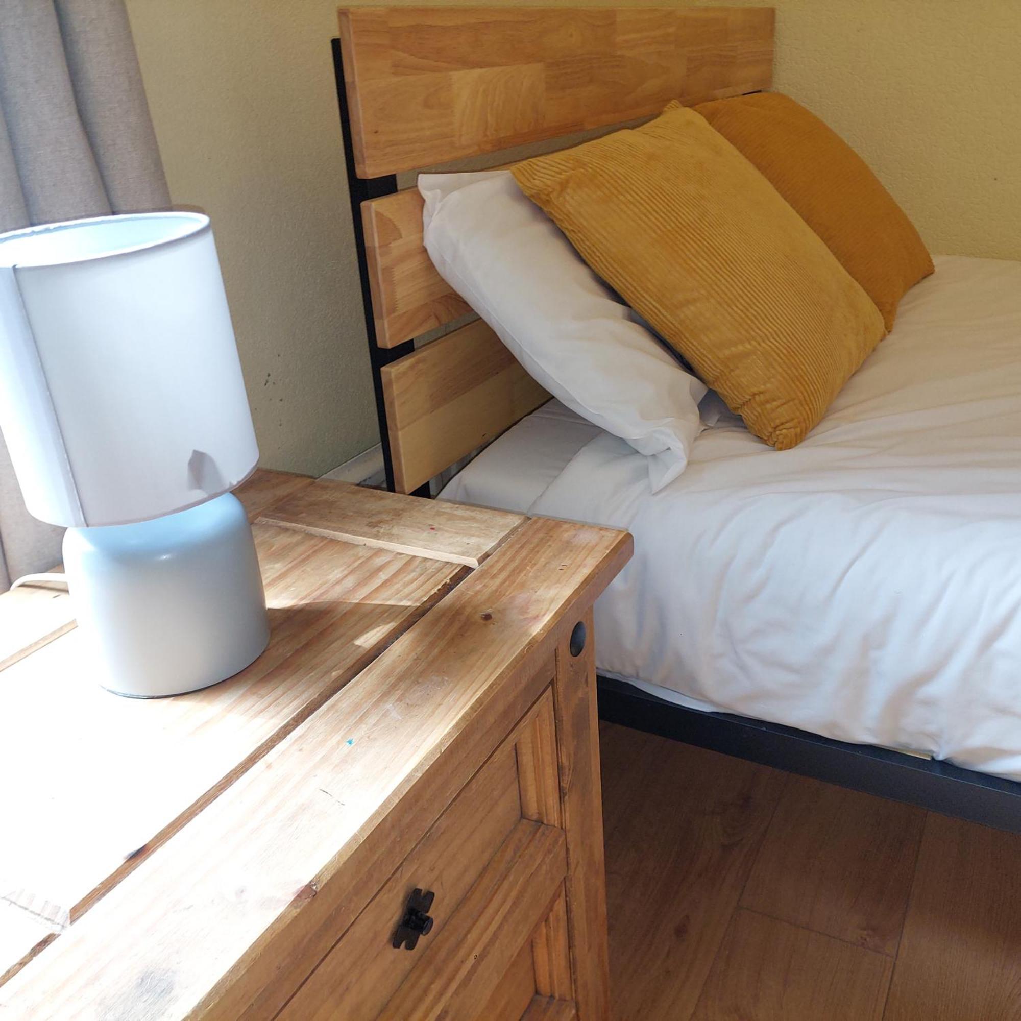 2 Bedroom Apartment, Fortescue Road London Ngoại thất bức ảnh